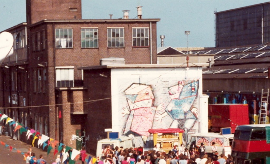 muurschildering, Festival of Fools, 1980